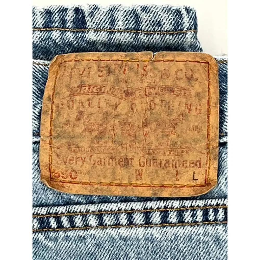 Levi's 550 Relaxed Fit Light Wash Denim Jeans Size 32‎ Waist